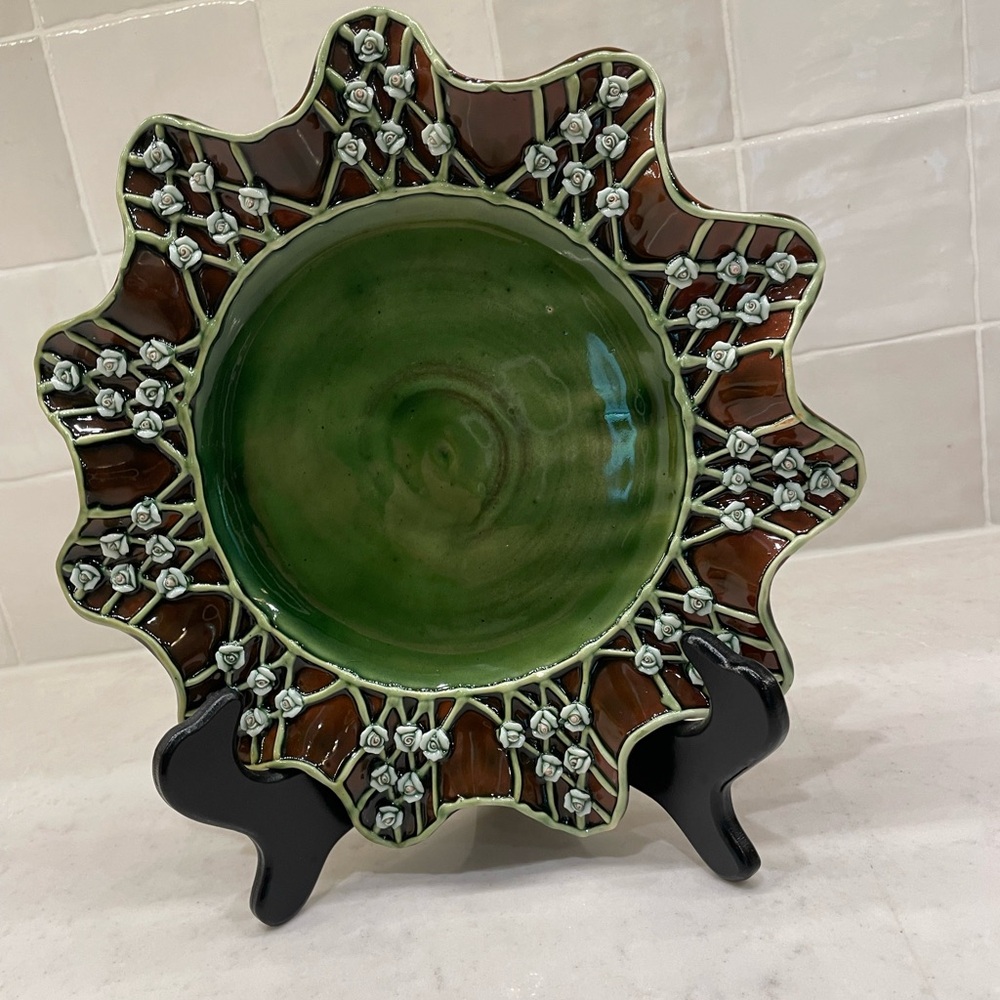 MacKenzie-Childs Retired Wittika Pickles (Green) Plate with Raised Flowers - Picture 2 of 5